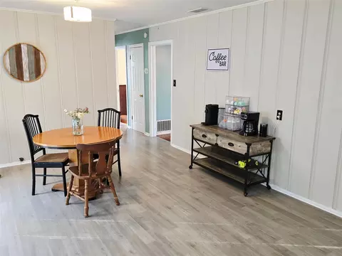 Dining - 525 Maple St, Commerce, TX 75428 photo 3 of 3