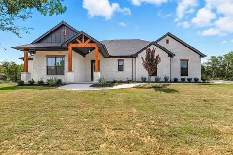 4996 Veal Station Rd, Weatherford, TX 76085