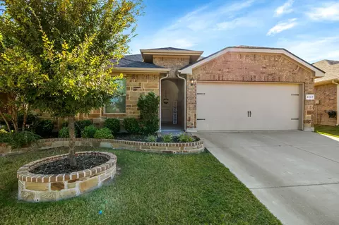 8101 Muddy Creek Dr, Fort Worth, TX 76131