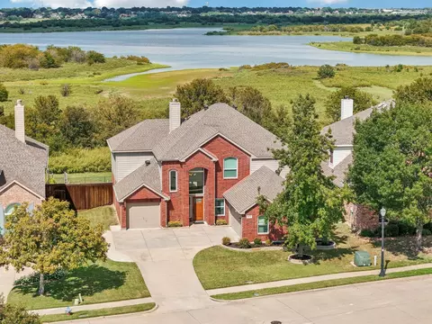 3913 Lakeside Dr, The Colony, TX 75056