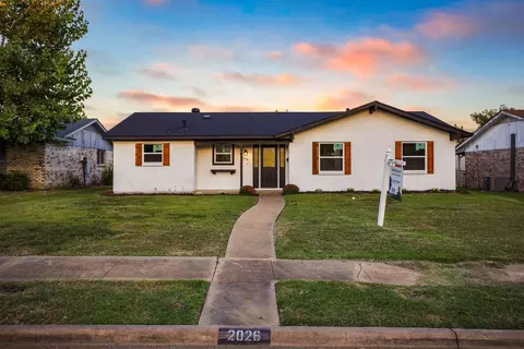2026 Lamont Dr, Garland, TX 75040