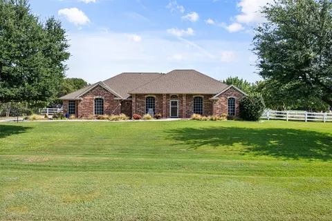1825 Meadow Springs Dr, Haslet, TX 76052