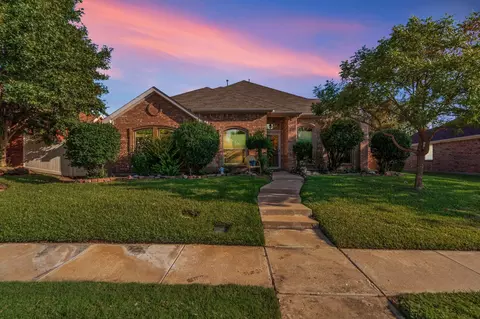 1449 Sunswept Ter, Lewisville, TX 75077