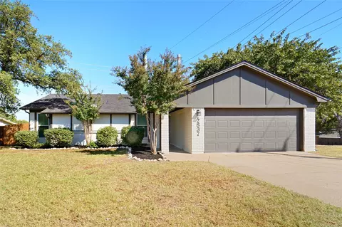 2837 Cummings Dr, Bedford, TX 76021