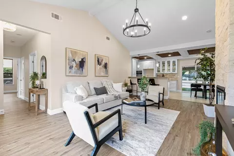 2709 Collins Blvd, Garland, TX 75044
