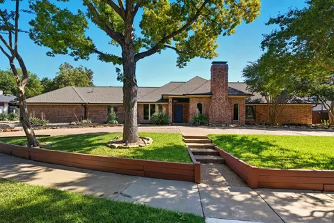 3901 Leon Dr, Plano, TX 75074