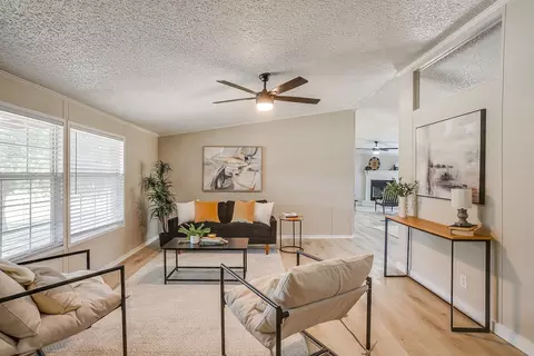 228 W Ross St, Walnut Springs, TX 76690