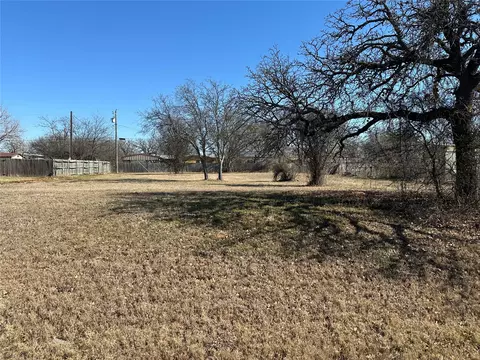 4229 N Main St, Cleburne, TX 76058