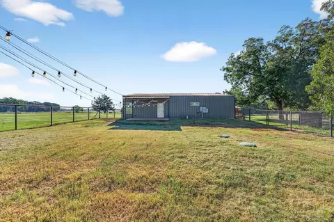 Exterior - 1700 Elmore Rd, Denison, TX 75021 photo 5 of 8