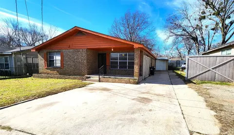 415 N Ruddell St, Denton, TX 76209