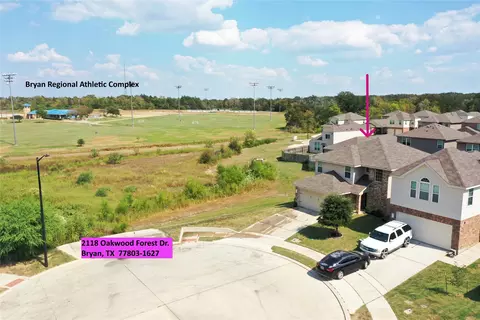 2118 Oakwood Forest Dr, Bryan, TX 77803