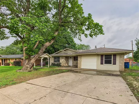 802 Loy Ln, Ennis, TX 75119