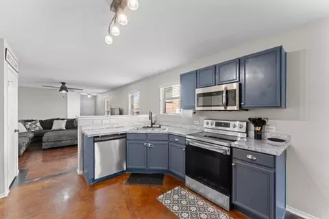 6724 Meadow Way Ln, Fort Worth, TX 76179