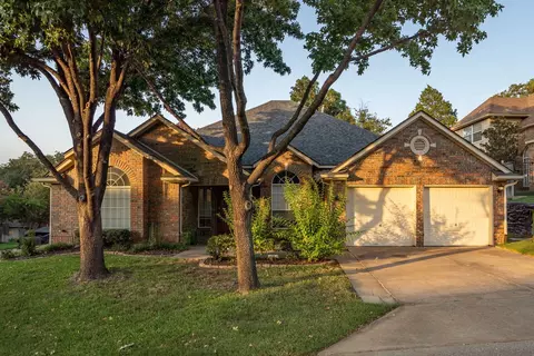709 Meadow Bend Ct, Highland Village, TX 75077