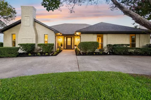 216 High Brook Dr, Richardson, TX 75080