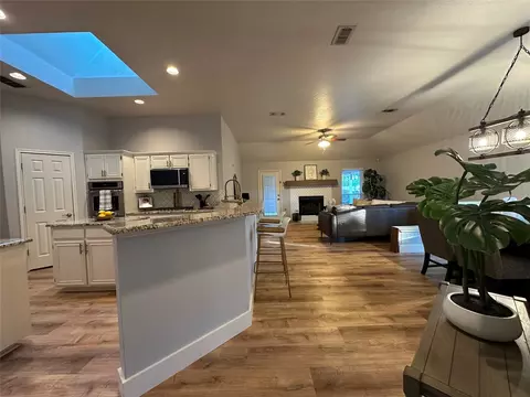 2102 Nugent Dr, Mansfield, TX 76063
