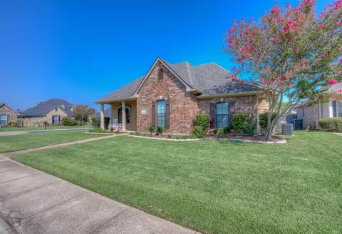 501 Falling Water Cir, Bossier City, LA 71112