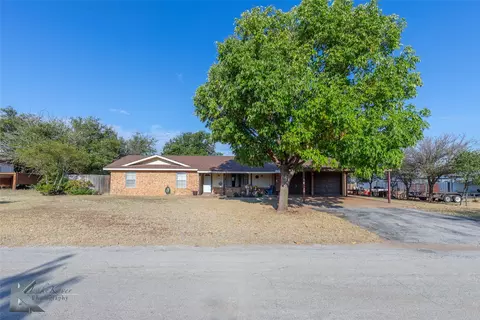 708 Aspen St, Knox City, TX 79529