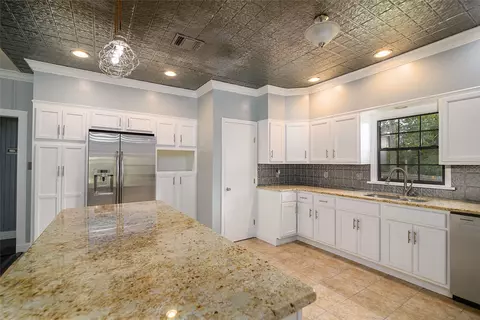 Kitchen - 1505 Mill St, Ringgold, LA 71068 photo 2 of 3