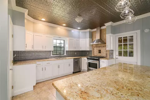 Kitchen - 1505 Mill St, Ringgold, LA 71068 photo 1 of 3