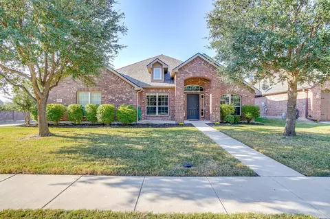 11925 Hathaway Dr, Fort Worth, TX 76108