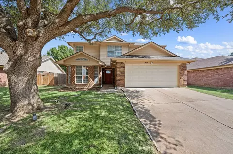 7636 Misty Ridge Dr N, Fort Worth, TX 76137