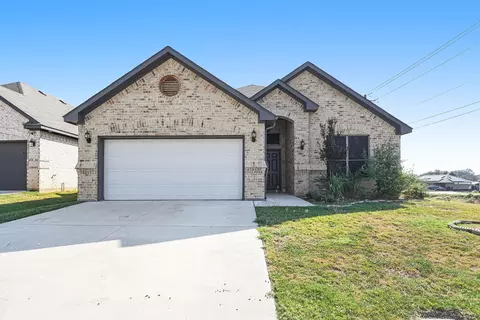 1300 Beach Dr, Pelican Bay, TX 76020