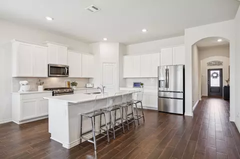 3212 Brady Starr Dr, Aubrey, TX 76227