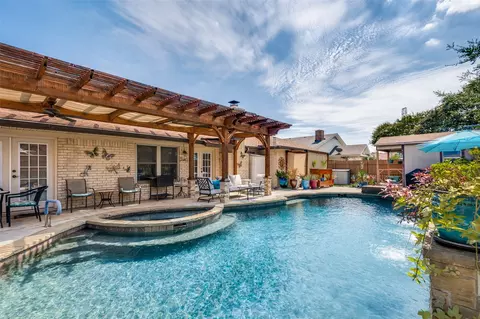 5505 Wood View St, North Richland Hills, TX 76180