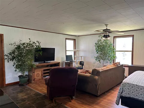 Living - 401 Ridge Row, Many, LA 71449 photo 1 of 1