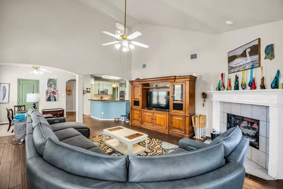 Living - 1436 Christine Dr, Allen, TX 75002 photo 2 of 2