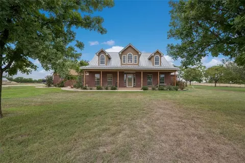 935 Middle Windsor Rd, Mcgregor, TX 76657