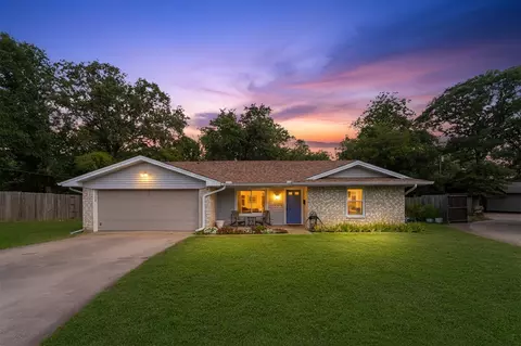 1314 Sandy Cir, Irving, TX 75060