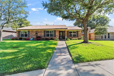 1301 River Oaks Dr, Flower Mound, TX 75028
