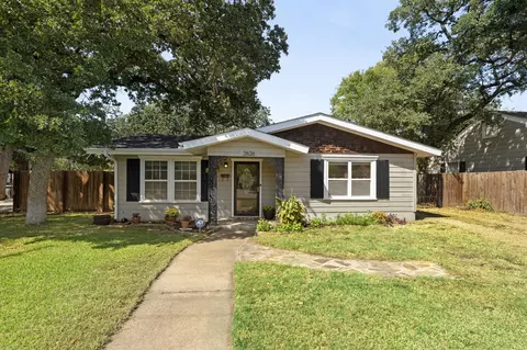 2828 Handley Dr, Fort Worth, TX 76112