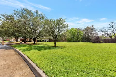 8133 Wendy Ln, Benbrook, TX 76116