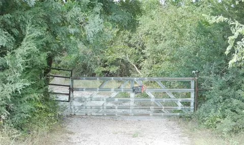 451 Hcr3335 Rd, Hubbard, TX 76648