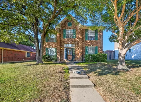 2200 Spring Mills Rd, Mesquite, TX 75181