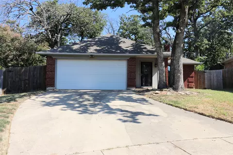 5901 Kesler Dr, Arlington, TX 76017