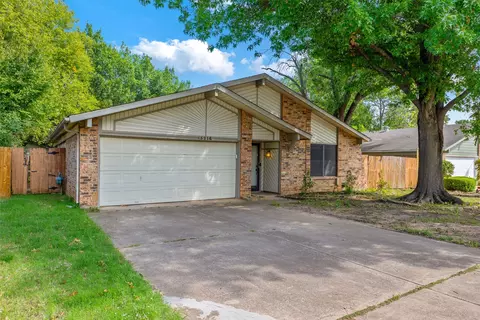 3216 Scenic Hills Dr, Bedford, TX 76021