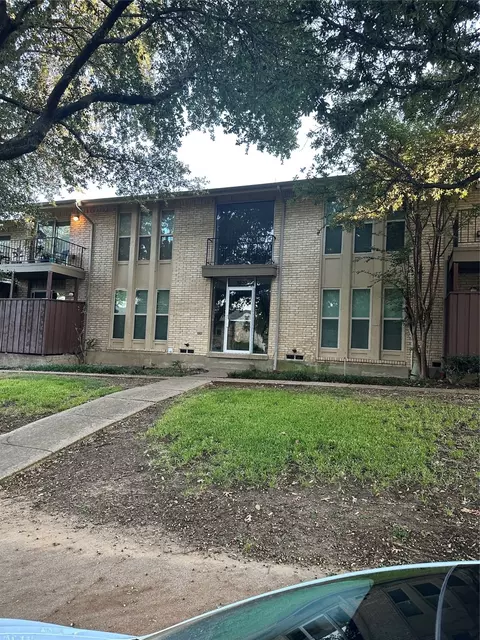 5820 Sandhurst Ln #D, Dallas, TX 75206