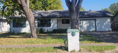 127 Del Rio Ave, Benbrook, TX 76126