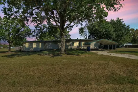 1941 Lariat Ln, Burleson, TX 76028