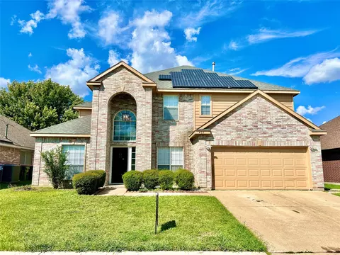 405 Milton Dr, Arlington, TX 76002
