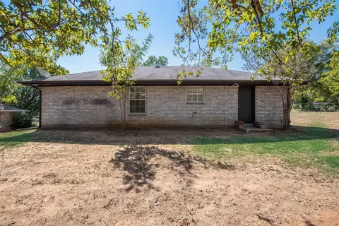 Exterior - 206 E Maple St, Keene, TX 76059 photo 6 of 7