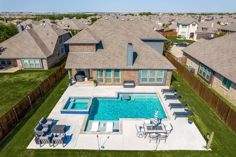 1029 Kingston Dr, Godley, TX 76044