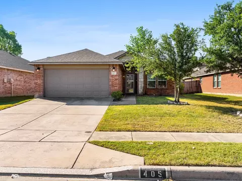 405 Emerald Creek Dr, Fort Worth, TX 76131
