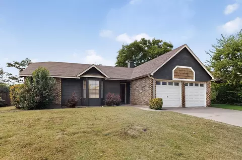 2339 Dartmouth Dr, Grand Prairie, TX 75052