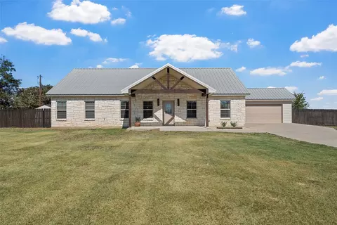 805 N Main St, Mcgregor, TX 76657