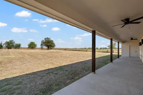 Exterior - 805 N Main St, Mcgregor, TX 76657 photo 5 of 11